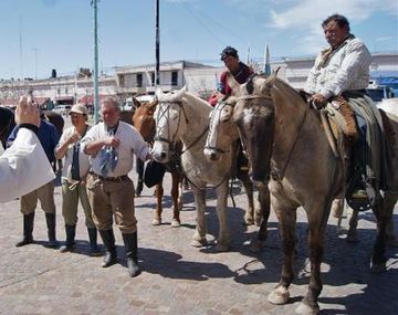 Polémica por la peregrinación gaucha en Luján: la Iglesia no quiere más caballos