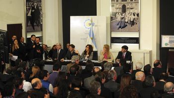 cfk anuncio aumento del 30% de la auh y las asignaciones familiares cfk anuncio aumento del 30% de la auh y las asignaciones familiares