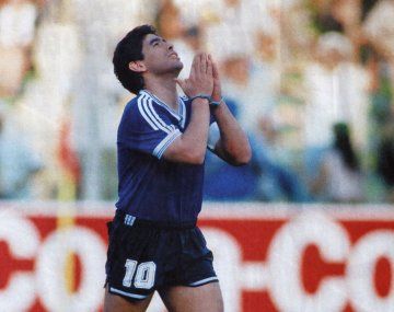 El fútbol recordó a Diego con emoción en el día que habría cumplido 65 años