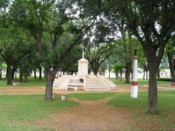 en busca de jovenes, un pueblo de santa fe ofrece empleos y terrenos en busca de jovenes, un pueblo de santa fe ofrece empleos y terrenos