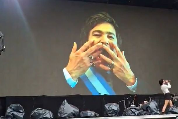 El fuerte video que proyectó una banda en el Lollapalooza en rechazo a Javier Milei