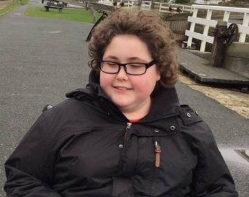 Ben sólo quiere tomar de su vacito azul