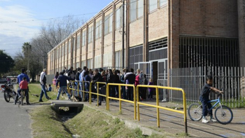 Escuela N°1.318 de la Comunidad Eva Perón, de Saavedra al 6100 en Rosario (Gentileza La Capital) Escuela N°1.318 de la Comunidad Eva Perón, de Saavedra al 6100 en Rosario (Gentileza La Capital)