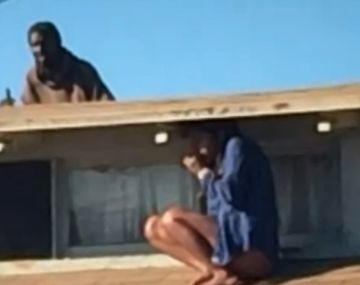 Se esconde en el techo para huír de un ladrón