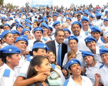 Scioli presentó a la policía local de La Plata junto al intendente Bruera