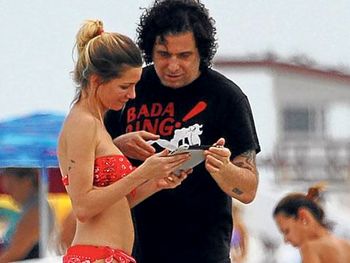 Micaela Breque y Andrés Calamaro de vacaciones
