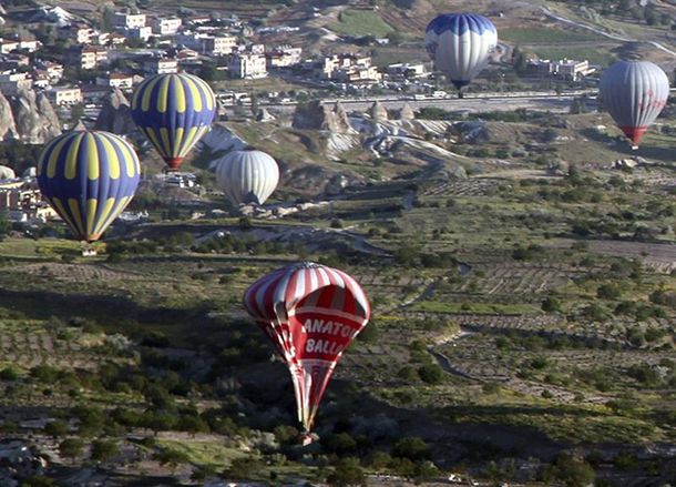 Tres argentinos heridos al caer un globo aerostático en Turquía