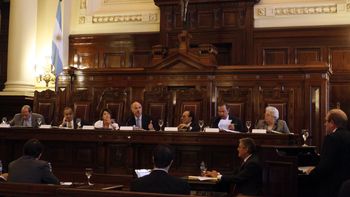 la corte ordeno expedirse al juez de primera instancia la corte ordeno expedirse al juez de primera instancia