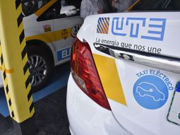 Ya circulan 140 taxis eléctricos en la capital de Uruguay. Ya circulan 140 taxis eléctricos en la capital de Uruguay.