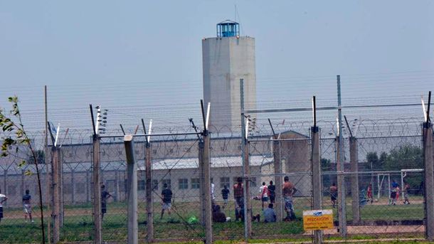 Detienen a 19 personas por estafar a beneficiarios del IFE desde un penal en Córdoba