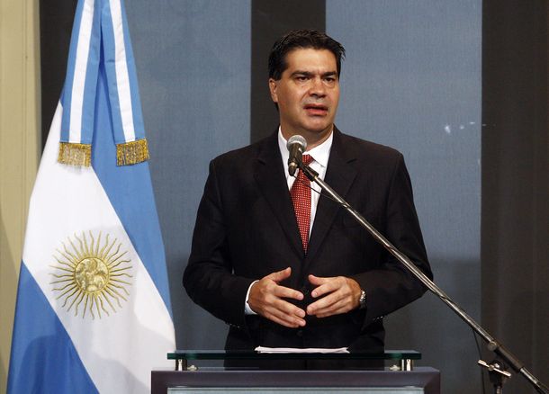 Capitanich: Se podrá comprar dólares sólo para ahorrar lo que sobra del salario mensual