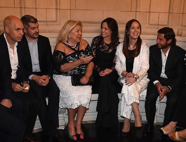 La foto de Carrió con funcionarios de Gobierno para bajar la tensión en Cambiemos