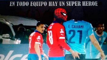 estallaron las redes: los mejores memes del toqueteo a cavani estallaron las redes: los mejores memes del toqueteo a cavani