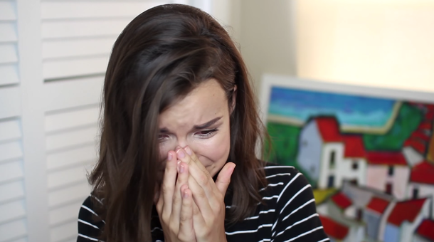 Famosa youtuber salió del closet y se emocionó en cámara