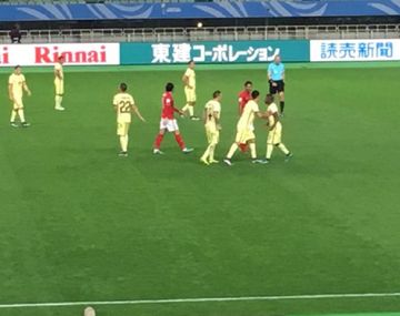 América de México quedó afuera y dos jugadores casi se van a las manos
