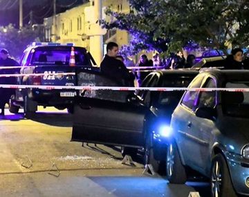 Otro triple crimen en Rosario: matan a balazos a una joven pareja y a su hija de 6 años