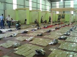 cuatro toneladas de marihuana en un camion empantanado cuatro toneladas de marihuana en un camion empantanado