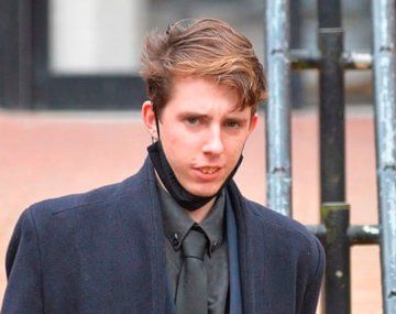 Inglaterra: un juez ordenó a un joven simpatizante nazi que lea literatura clásica o vaya a la cárcel