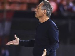 Ariel Holan frente a Nacional de Paraguay Ariel Holan frente a Nacional de Paraguay