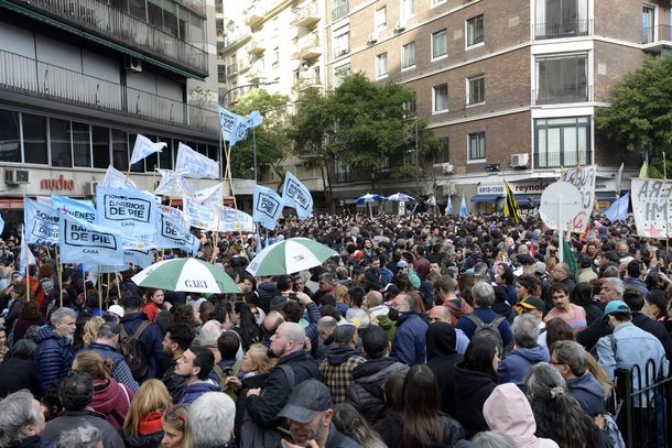 Marchas en paz en casi todo el país por Cristina: represión policial e incidentes en CABA