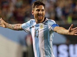 Lionel Messi, el único argentino que está libre de amarillas Lionel Messi, el único argentino que está libre de amarillas