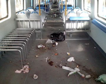 Así quedaron los trenes del Sarmiento después de los ataques por el paro