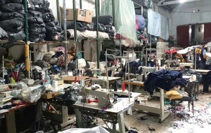 Liberaron a diez personas de un taller clandestino en Floresta - Crédito Clarín