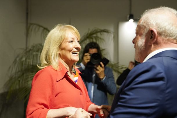 Carolina Cosse recibió a Lula da Silva en la Intendencia de Montevideo.