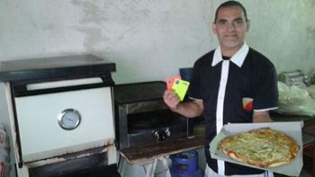 es arbitro, se recupero de una leucemia y vende pizzas para sobrevivir es arbitro, se recupero de una leucemia y vende pizzas para sobrevivir
