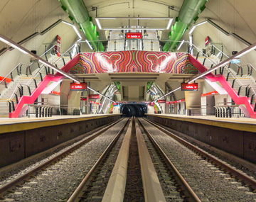 Denuncian falta de señal de celular en las nuevas estaciones de la línea B