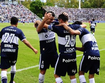 Con un Lucas Licht, Gimnasia le ganó a Huracán.