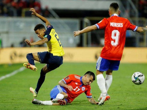 Chile denunció a Ecuador en la FIFA: busca sacarlo del Mundial