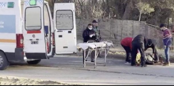 Iba en el baúl, salió volando y cayó de cabeza al asfalto