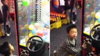 El nene que pasó de la alegría a la desilución en apenas unos segundos El nene que pasó de la alegría a la desilución en apenas unos segundos