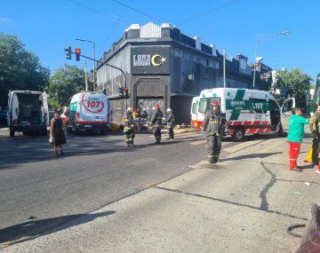 Así rescató el SAME a los pasajeros del colectivo que chocó con un auto en Pompeya