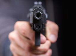 Lo confundió con un ladrón y le disparó&nbsp;