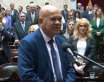 La jura del diputado Leiva: Para que ningún argentino bien nacido admire a Thatcher