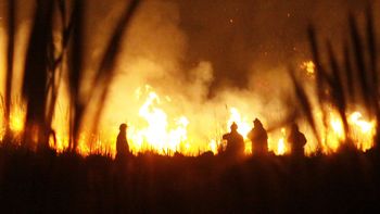 Incendio en la base aérea ubicada en El Palomar Incendio en la base aérea ubicada en El Palomar