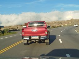 Sobrepasó autos en una curva cerrada de las Altas Cumbres de Córdoba Sobrepasó autos en una curva cerrada de las Altas Cumbres de Córdoba
