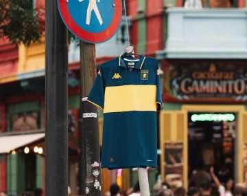Impresionante: Genoa presentó su nueva camiseta en homenaje a Boca