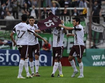 Lanús homenajeó a Barisone en la goleada sobre Chicago por Copa Argentina