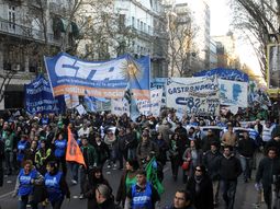 La CTA opositora reclama una suba salarial del 35%