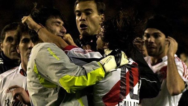 Las marcas del pasado: el Pato Abbondanzieri se acordó del arañazo de Gallardo