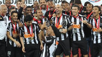 lanus se quedo sin recopa por dos goles en contra en el suplementario lanus se quedo sin recopa por dos goles en contra en el suplementario