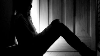 Extorsionó a su hija de 15 años para que tuviera sexo con él Extorsionó a su hija de 15 años para que tuviera sexo con él