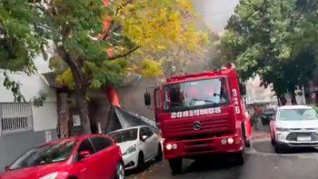 Incendio en una obra deja a más de 10 trabajadores atrapados