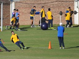 bianchi confirmo a riquelme y solo tiene una duda para enfrentar a river en mexico bianchi confirmo a riquelme y solo tiene una duda para enfrentar a river en mexico