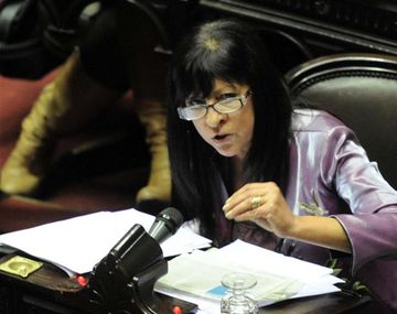 Diana Conti: Pretenden atacar a Gils Carbó