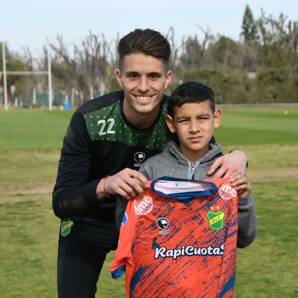 Unsain recibió al nene del abrazo pero Defensa y Justicia publicó un mensaje con advertencia