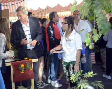 Crecen las quejas de turistas porque los comercios no aceptan tarjetas